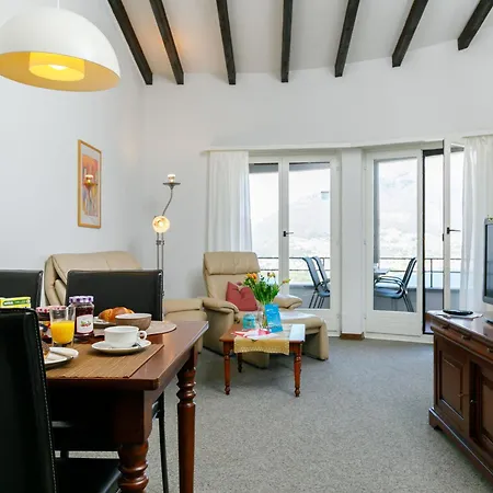 Miralago Apartment *